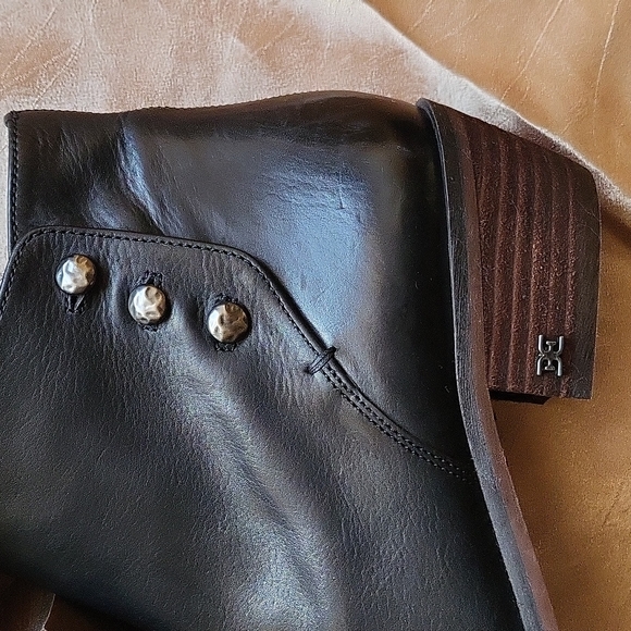 Sam Edelman NWOB black leather side zip booties size 7m - Picture 6 of 11